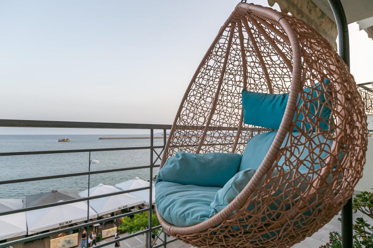 Seafront Kalamata Haven - Blue Luxury Suite المظهر الخارجي الصورة