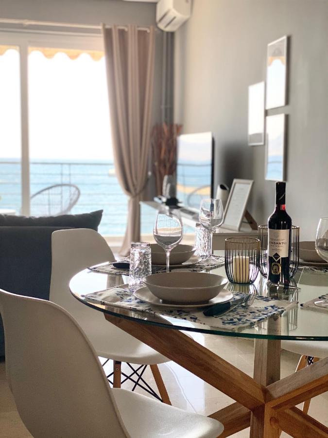 Seafront Kalamata Haven - Blue Luxury Suite المظهر الخارجي الصورة