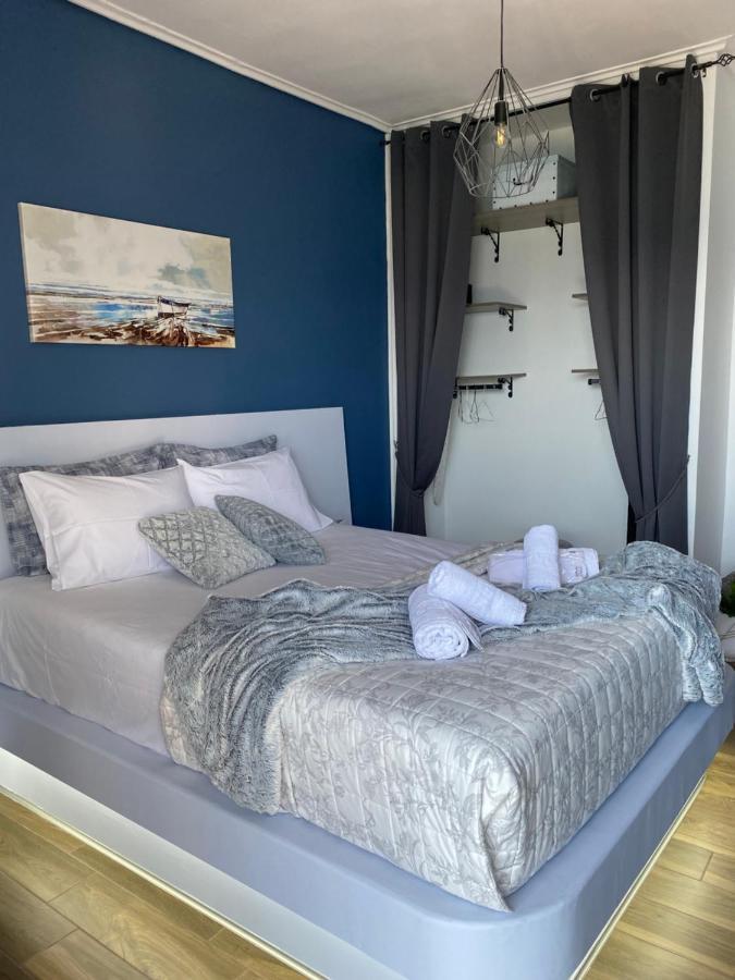 Seafront Kalamata Haven - Blue Luxury Suite المظهر الخارجي الصورة