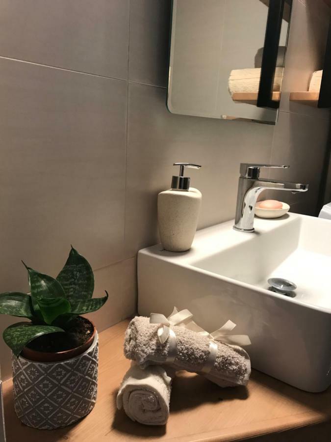 Seafront Kalamata Haven - Blue Luxury Suite المظهر الخارجي الصورة