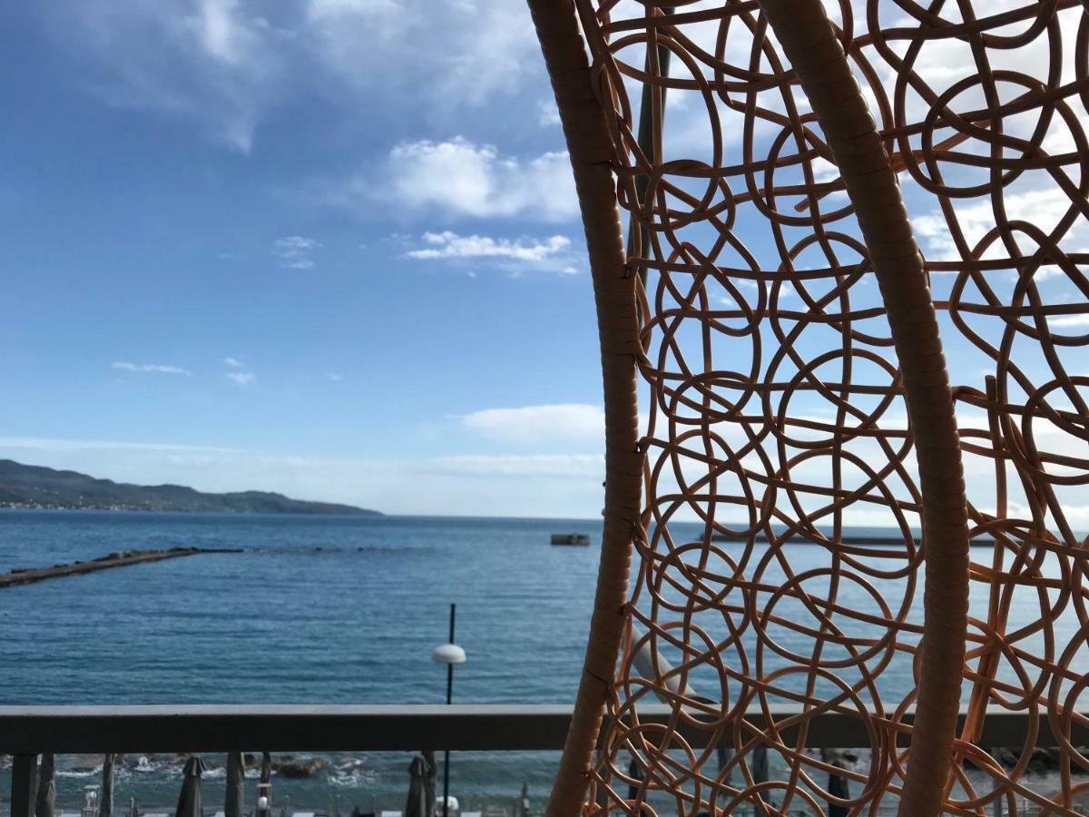 Seafront Kalamata Haven - Blue Luxury Suite المظهر الخارجي الصورة